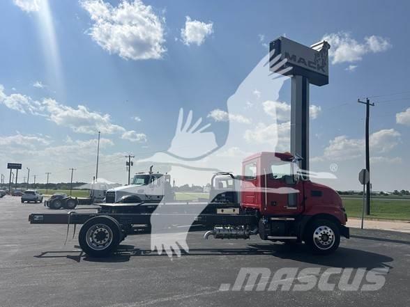 Mack MD6 Važiuoklė su kabina