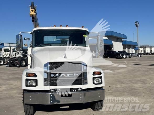 Mack MD6 Statyba - Kita