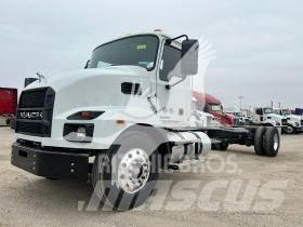 Mack MD6 Važiuoklė su kabina