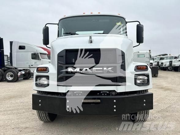 Mack MD6 Važiuoklė su kabina