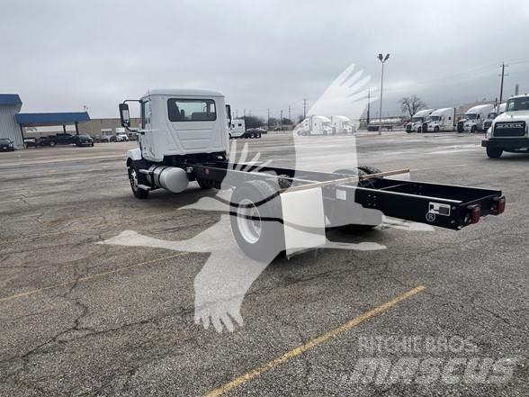 Mack MD6 Važiuoklė su kabina