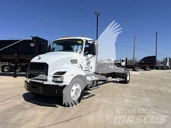Mack MD6 Važiuoklė su kabina