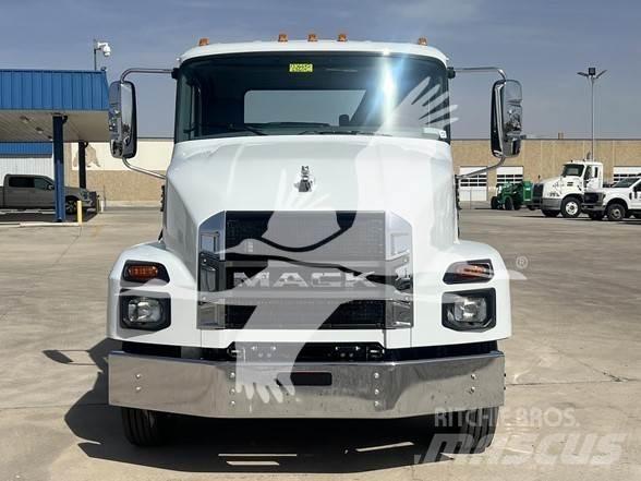 Mack MD6 Važiuoklė su kabina