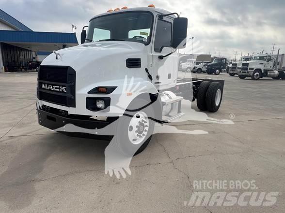Mack MD6 Važiuoklė su kabina