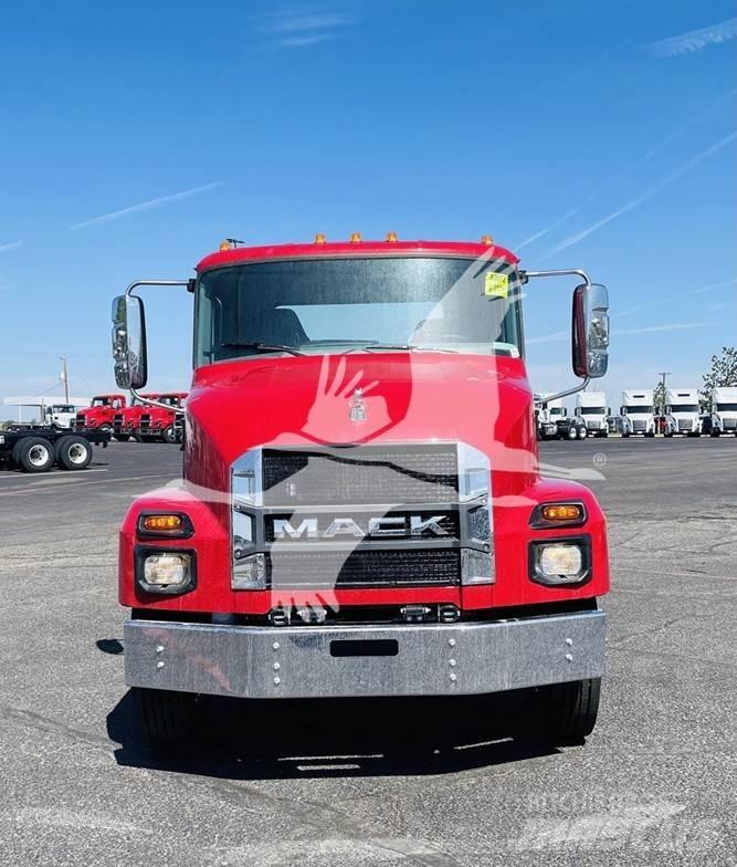 Mack MD6 Važiuoklė su kabina