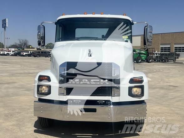 Mack MD6 Važiuoklė su kabina