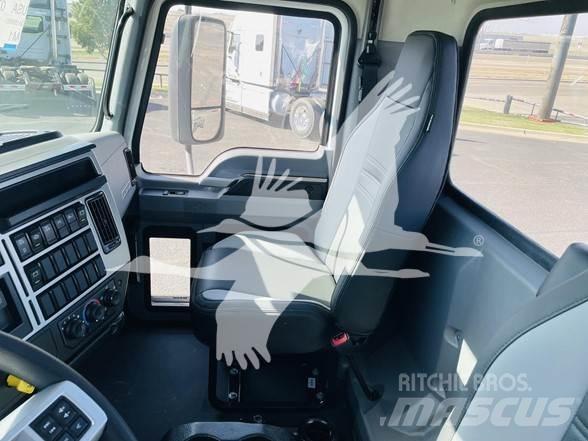 Mack MD6 Važiuoklė su kabina
