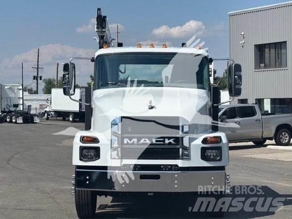 Mack MD6 Statyba - Kita
