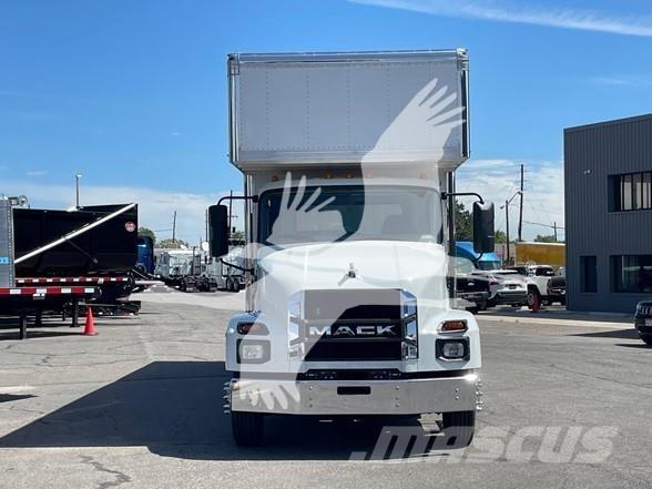 Mack MD6 Sunkvežimiai su dengtu kėbulu
