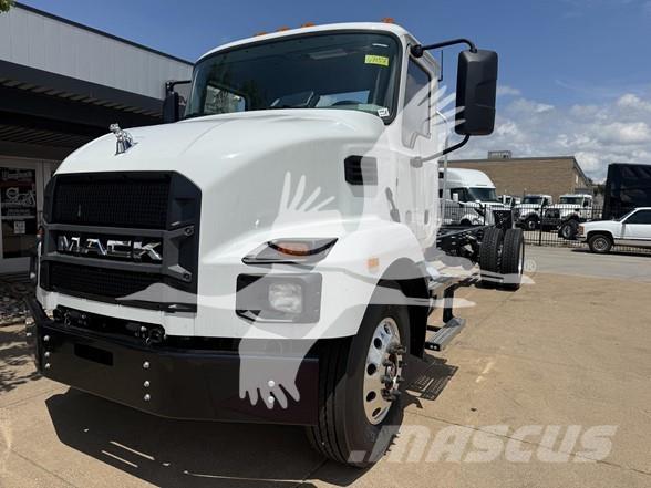 Mack MD6 Važiuoklė su kabina