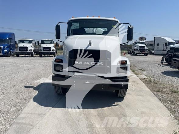 Mack MD6 Statyba - Kita