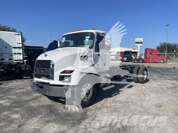 Mack MD6 Važiuoklė su kabina