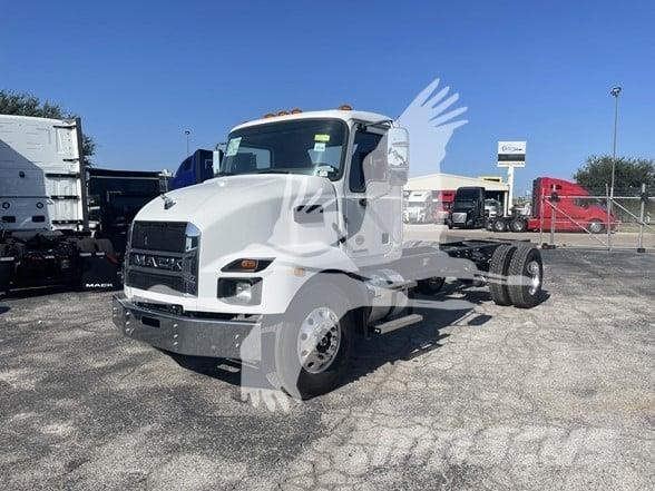 Mack MD6 Važiuoklė su kabina