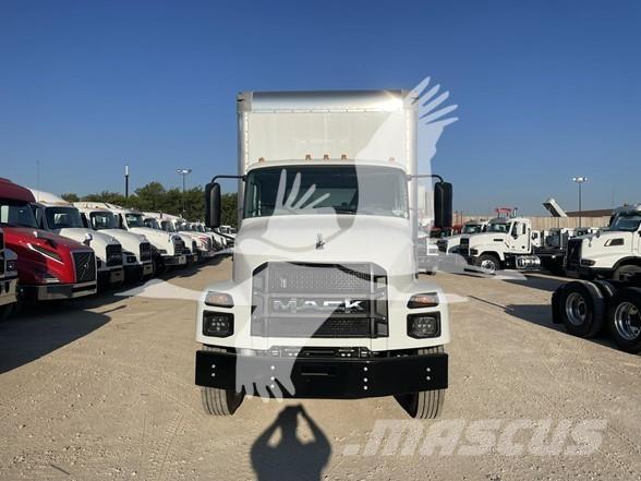 Mack MD6 Statyba - Kita