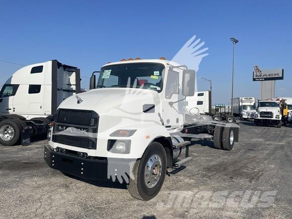 Mack MD6 Važiuoklė su kabina