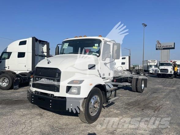 Mack MD6 Važiuoklė su kabina