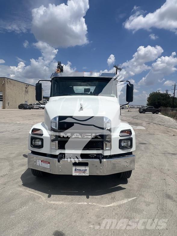 Mack MD6 Statyba - Kita