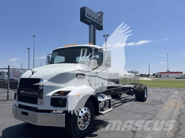 Mack MD6 Važiuoklė su kabina