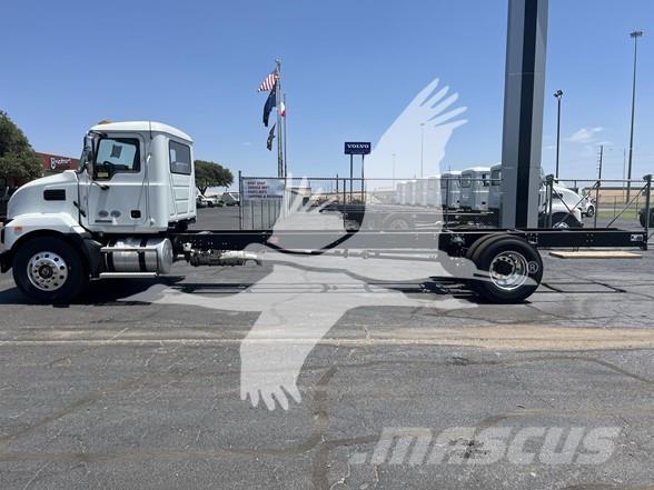 Mack MD6 Važiuoklė su kabina