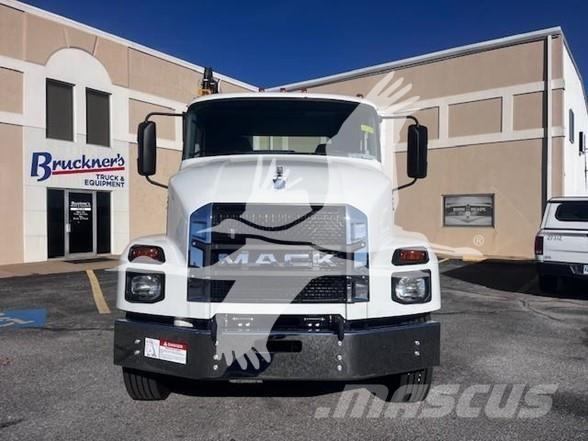 Mack MD6 Statyba - Kita