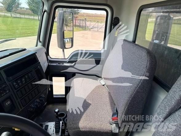 Mack MD7 Savivarčių priekabų vilkikai