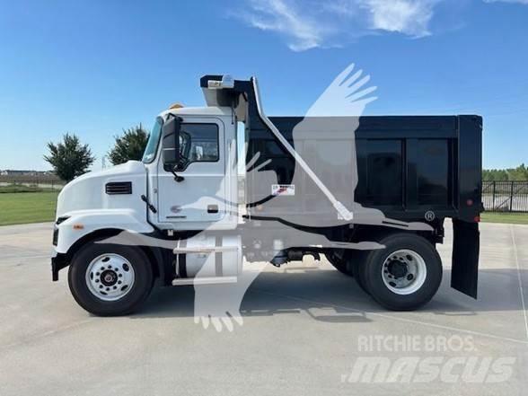 Mack MD7 Savivarčių priekabų vilkikai