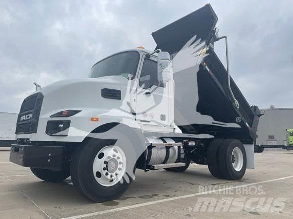Mack MD7 Savivarčių priekabų vilkikai