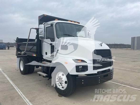 Mack MD7 Savivarčių priekabų vilkikai