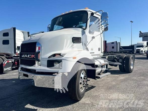 Mack MD7 Važiuoklė su kabina
