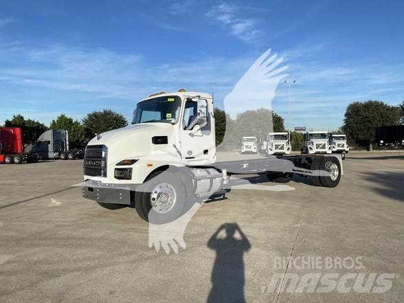 Mack MD7 Važiuoklė su kabina