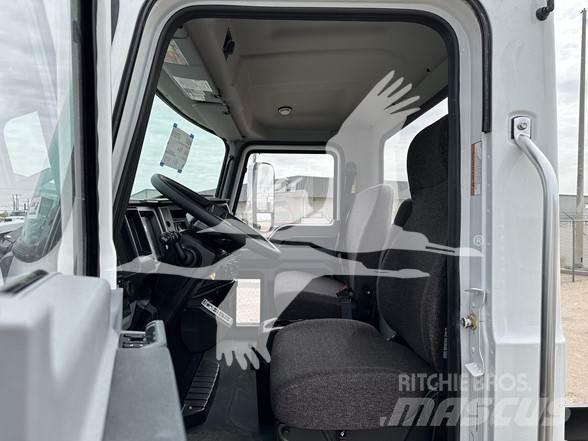 Mack MD7 Važiuoklė su kabina