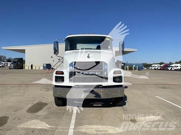 Mack MD7 Važiuoklė su kabina
