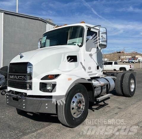 Mack MD7 Važiuoklė su kabina