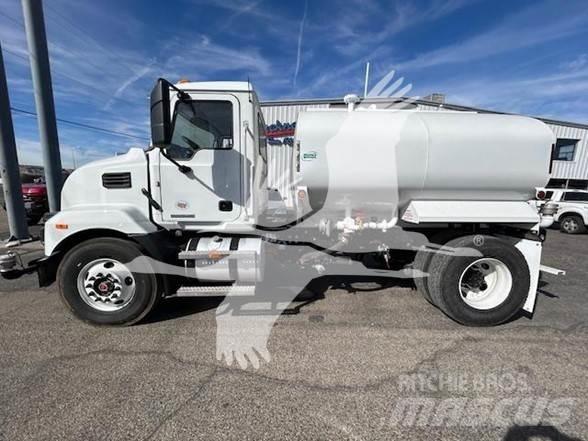 Mack MD7 Automobilinės cisternos