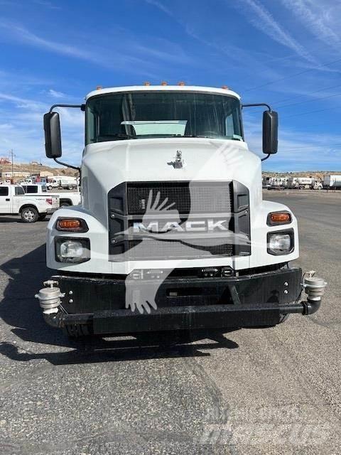 Mack MD7 Automobilinės cisternos