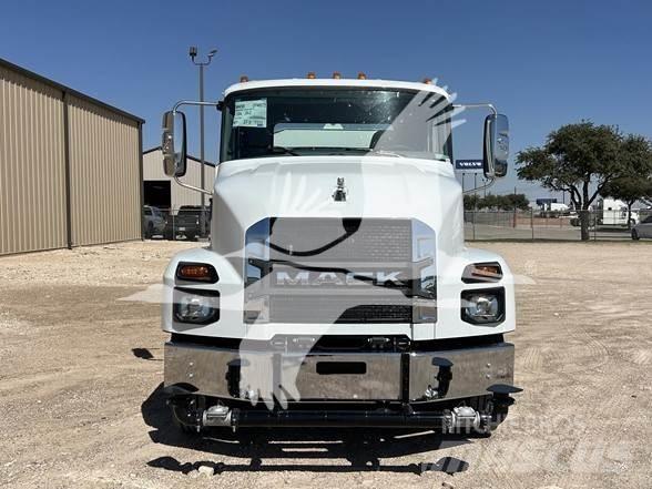 Mack MD7 Automobilinės cisternos