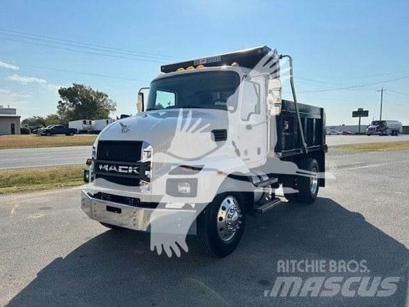 Mack MD7 Savivarčių priekabų vilkikai
