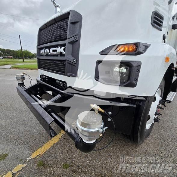 Mack MD7 Automobilinės cisternos