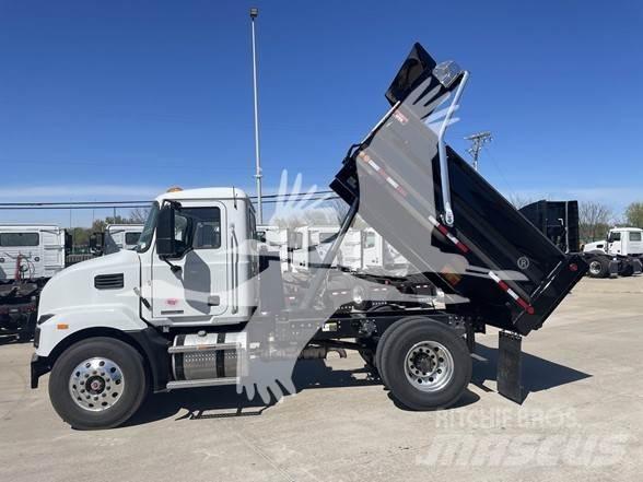 Mack MD7 Savivarčių priekabų vilkikai