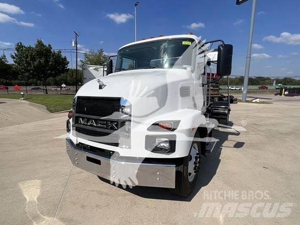 Mack MD7 Statyba - Kita