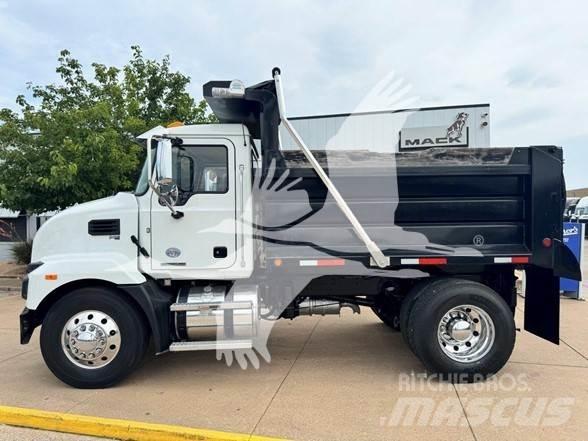 Mack MD7 Savivarčių priekabų vilkikai