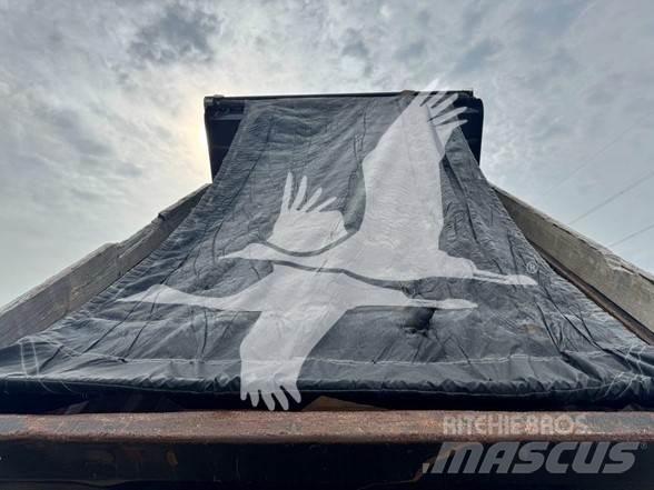 Mack MD7 Savivarčių priekabų vilkikai