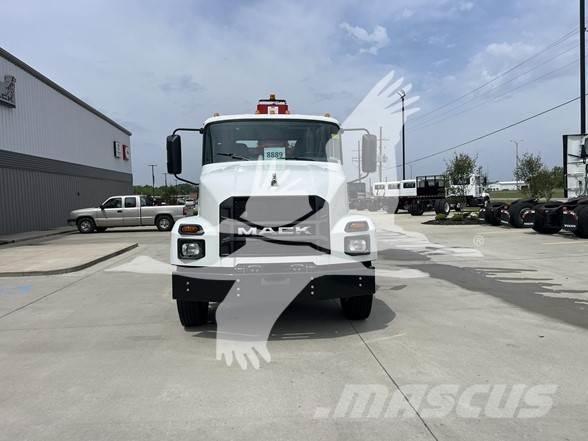 Mack MD7 Statyba - Kita