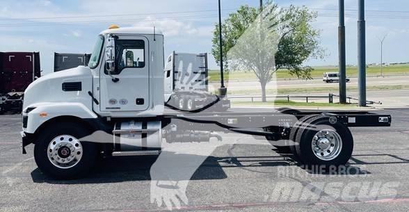 Mack MD7 Važiuoklė su kabina