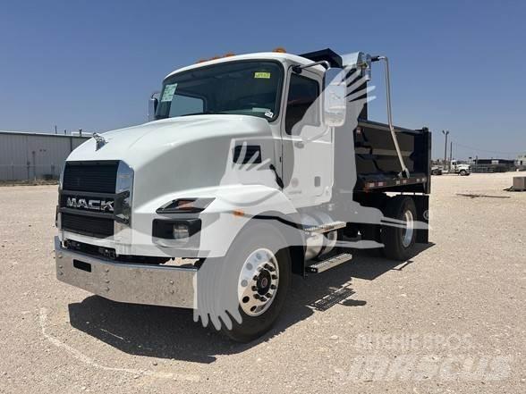 Mack MD7 Savivarčių priekabų vilkikai