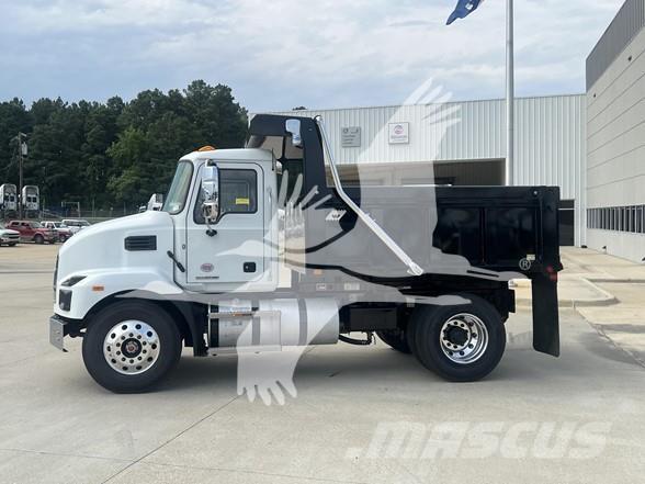 Mack MD7 Savivarčių priekabų vilkikai