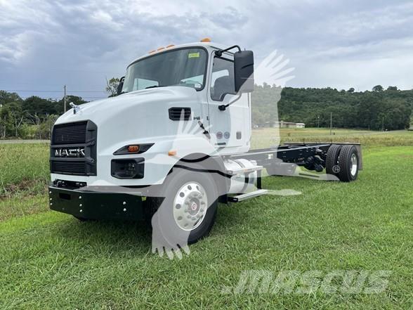 Mack MD7 Važiuoklė su kabina