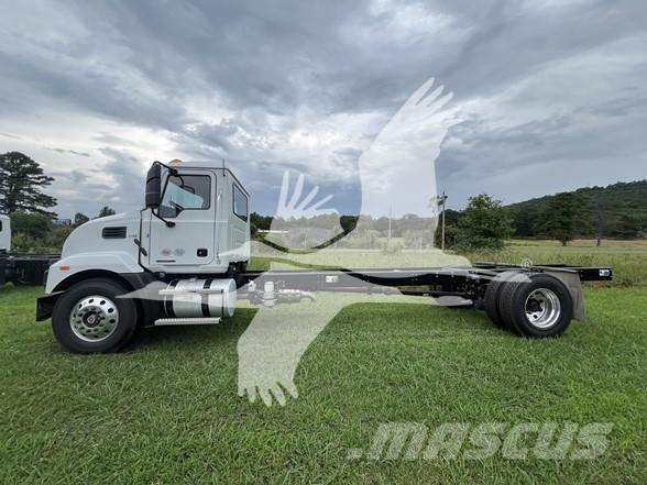Mack MD7 Važiuoklė su kabina