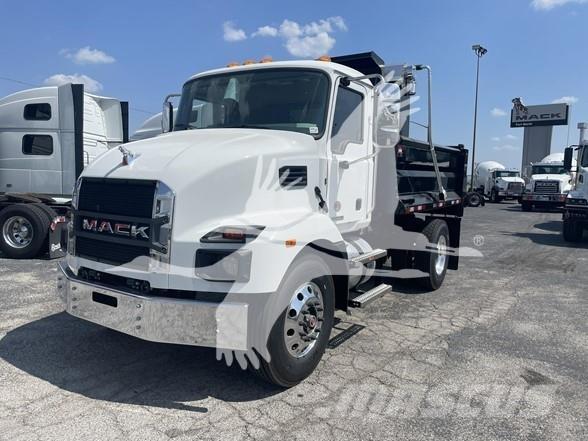 Mack MD7 Savivarčių priekabų vilkikai
