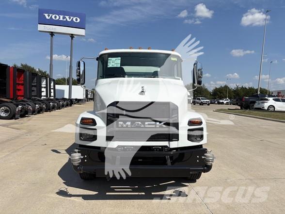 Mack MD7 Automobilinės cisternos